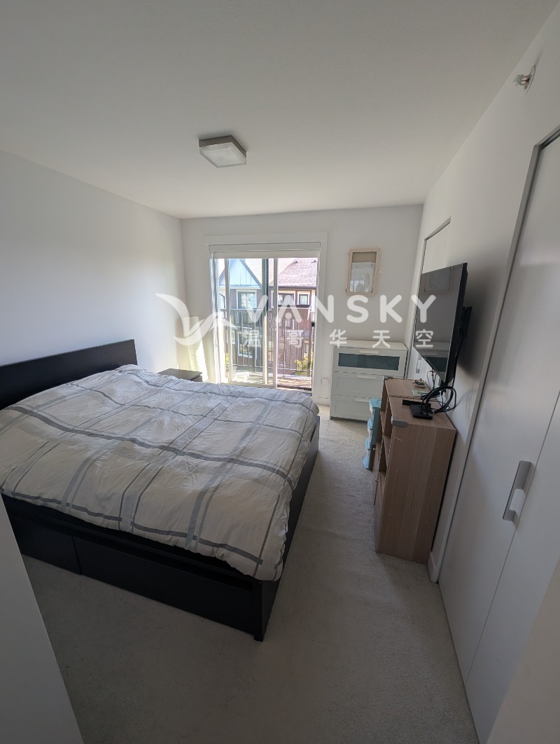 260828120751_Master Bedroom.jpg